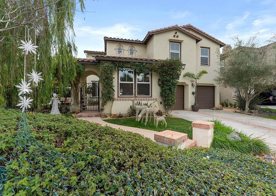 1st image of 880 Chandelier Ct