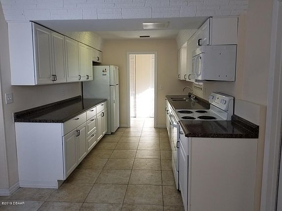 4th image of 1432 Golfview Dr
