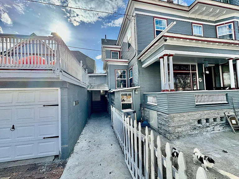 1464 Minnehaha Ave W — Photo 5