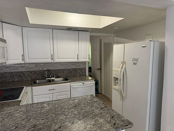 3rd image of 1206 Seaview Dr #1206