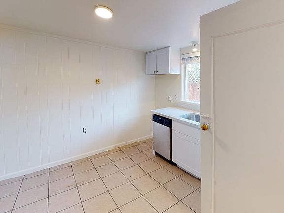5th image of 1082 Wanda Ave #C