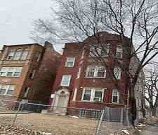 3rd image of 7500 S Emerald Ave
