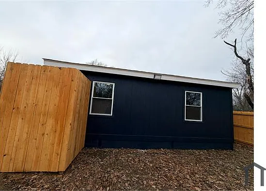 1370 Marechalneil St — Photo 12