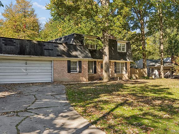 36th image of 2329 Melody Ln
