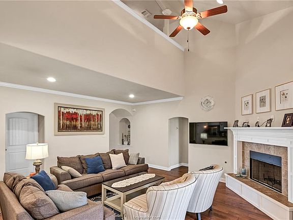 4th image of 2518 Kimbolton Dr