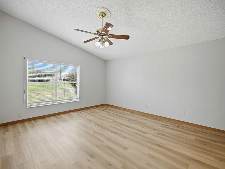 9177 SW 91st Cir — Photo 4