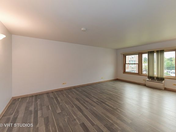 5th image of 4105 N Keeler Ave APT 2E