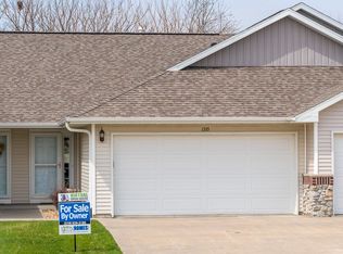 1335 Crescent View Dr NE, Cedar Rapids, IA 52402