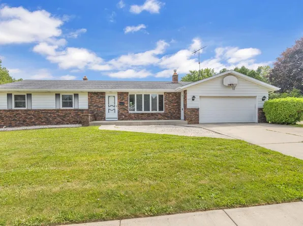 413 Center AVENUE, Oostburg, WI 53070