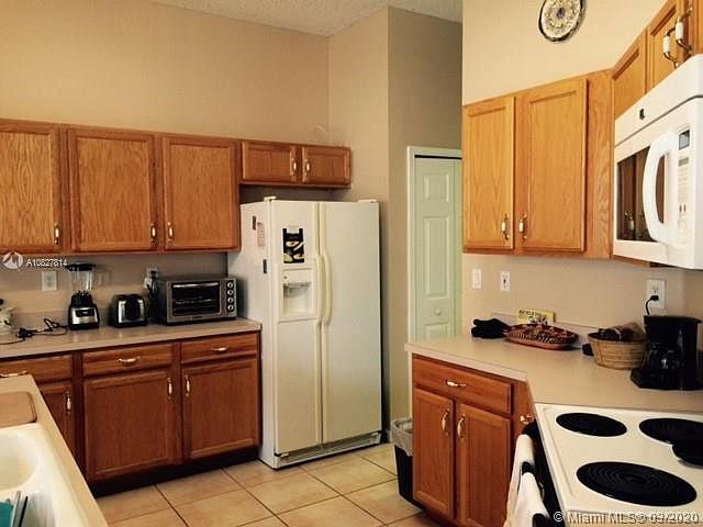 1st image of 640 SE 23rd Ln Unit 640