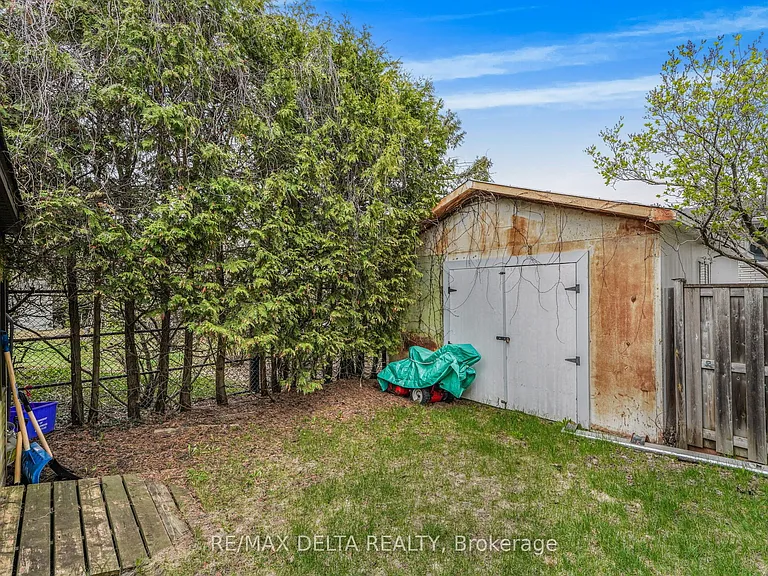 786 Lawrence St — Photo 21