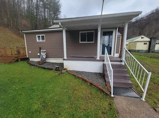 58 26th St, Oceana, WV 24870