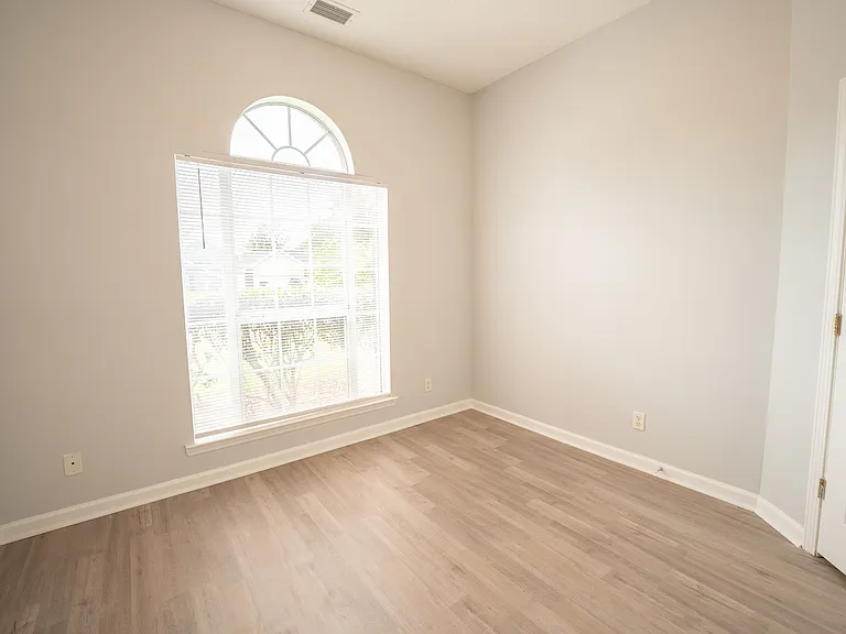 123 W Tisbury Ln — Photo 23
