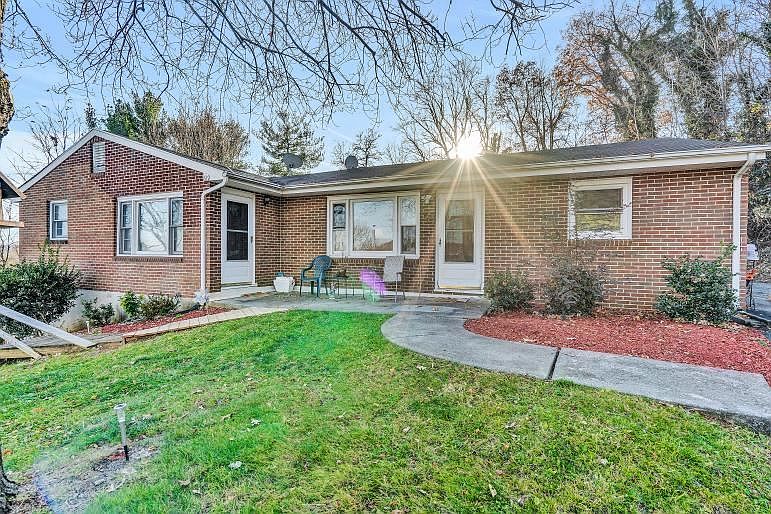 1st image of 619 & 621 Tarpley Ln