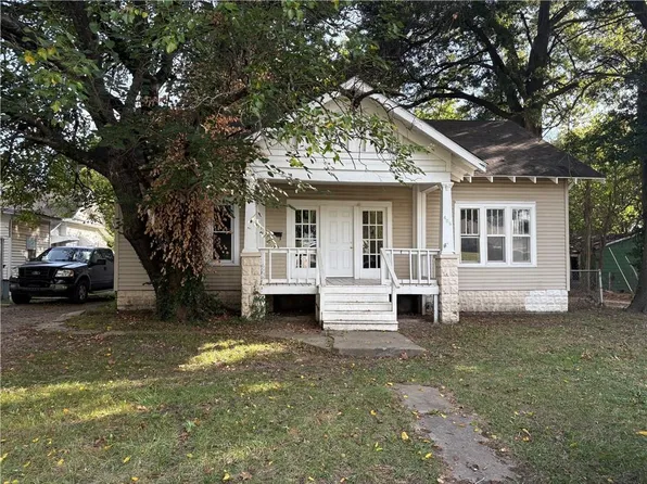 406 E 8th St, Pittsburg, KS 66762