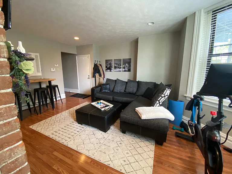 121 Grandview Ave #6 — Photo 4