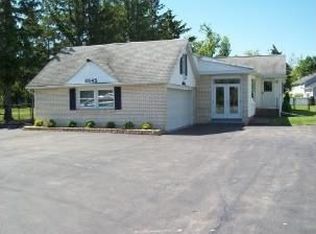 8845 Sheridan Dr, Williamsville, NY 14221