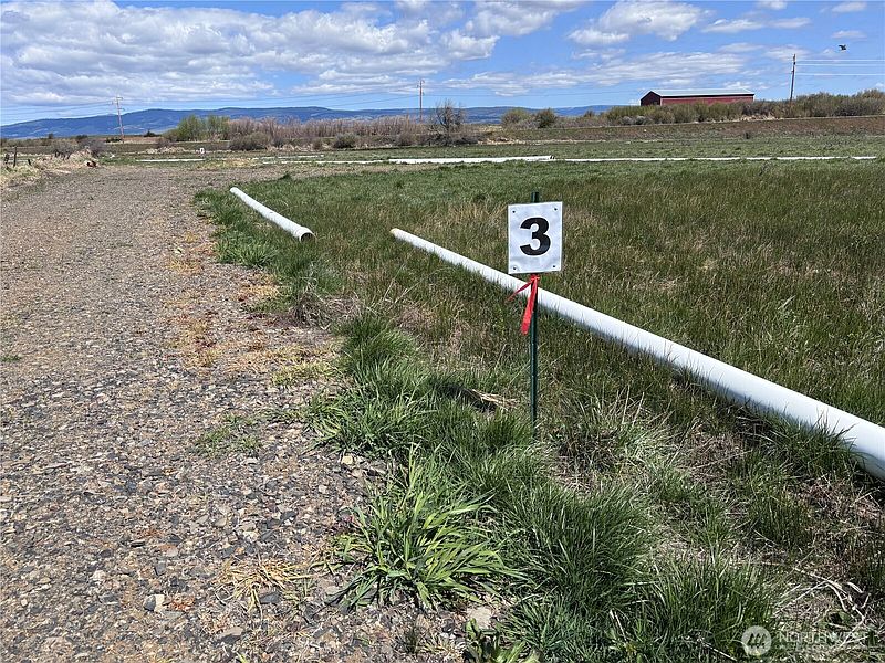 2nd image of 3 xx Dry Creek Road