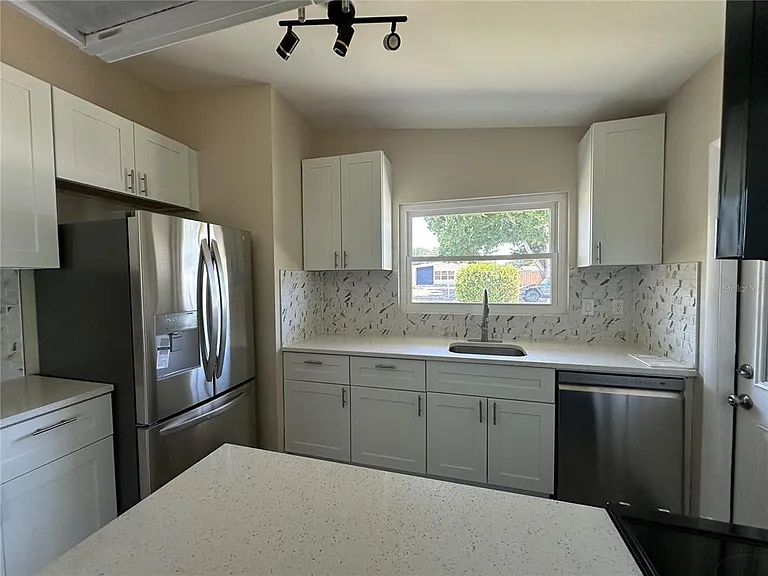 3335 Dudley St — Photo 9