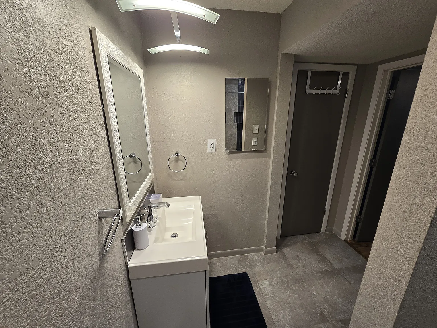 5369 Wonder Dr — Photo 2