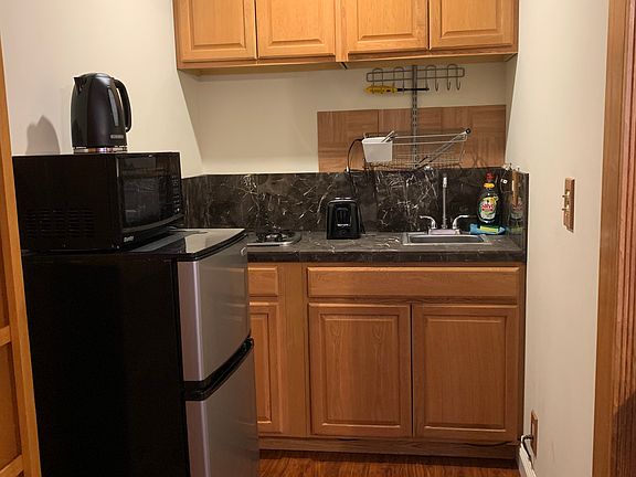 4th image of 22970 Avenue San Luis #B