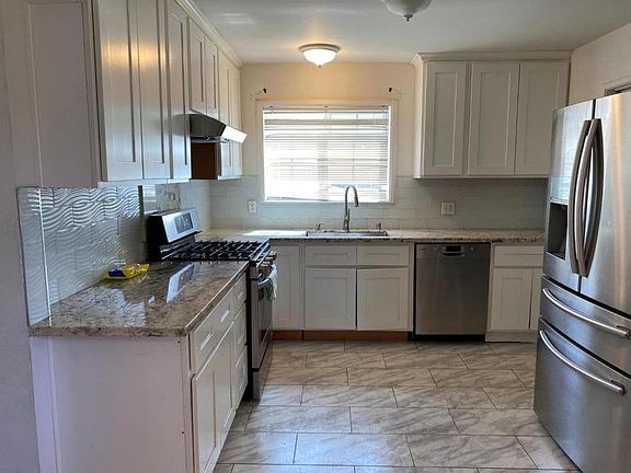 3rd image of 1382 McGinness Ave