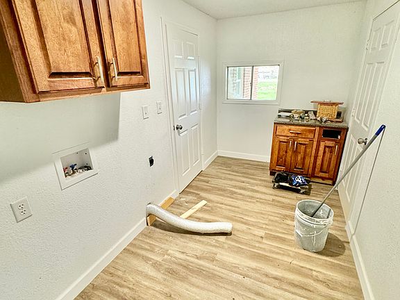 5th image of 313 S Bay Dr