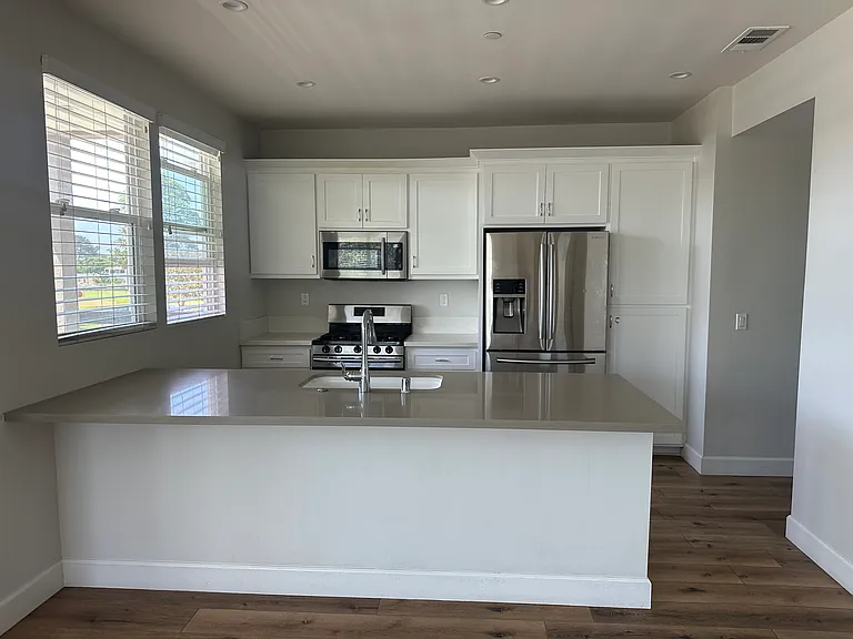 920 Chestnut Ave — Photo 2