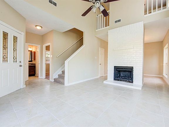 4th image of 10702 Village Trail Dr