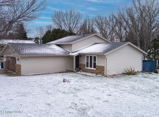 1579 W High St, Dickinson, ND 58601