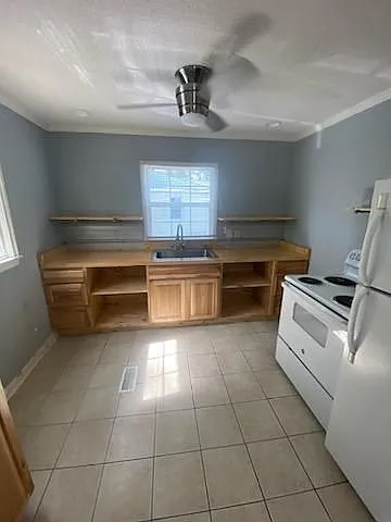 122 Shamrock Ave — Photo 3