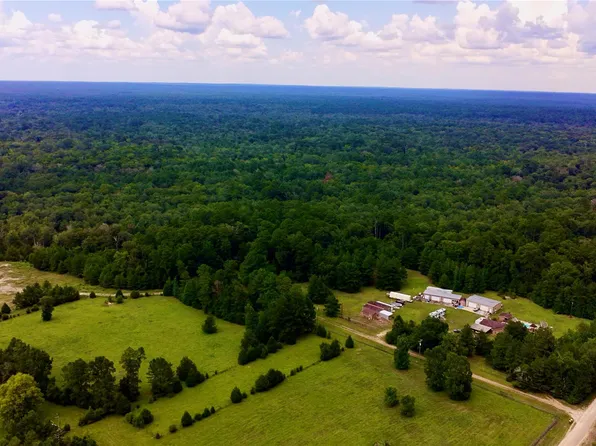 160 Kennedy Dr, Livingston, TX 77351
