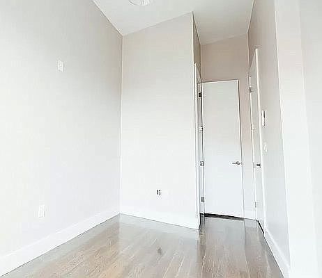 5th image of 1491 Gates Ave #3A