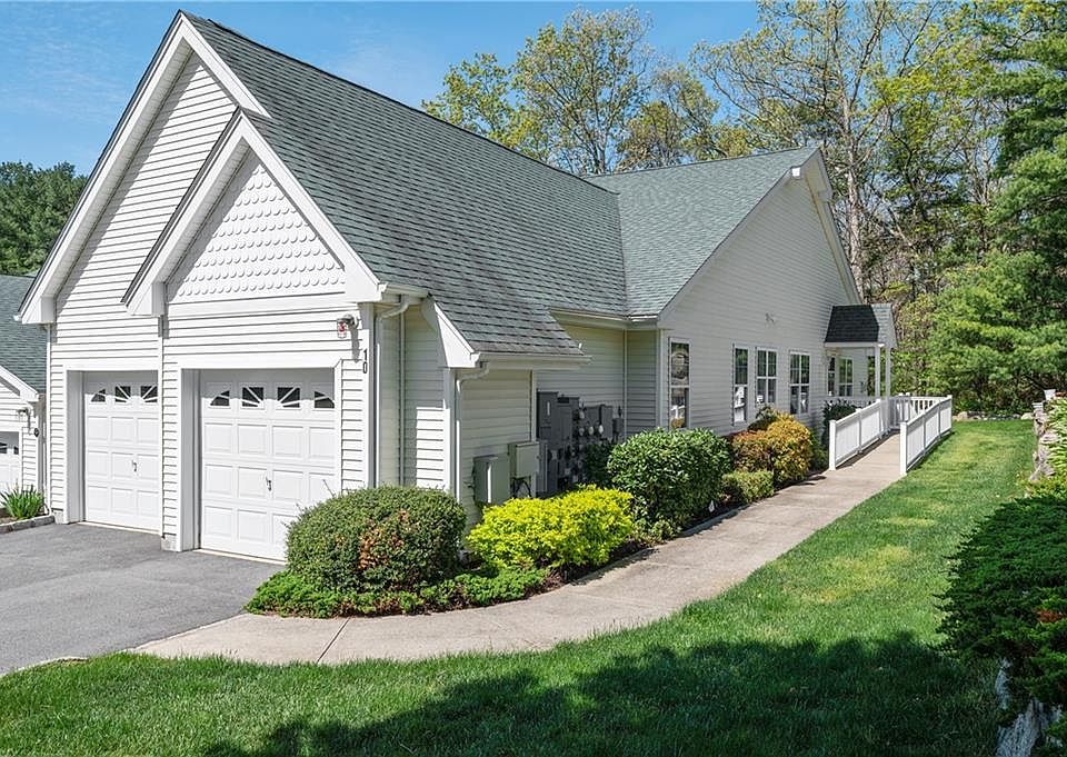 1st image of 10 Silver Pines Blvd