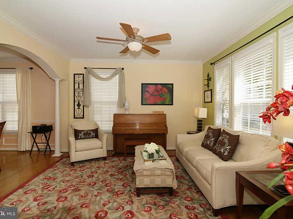 3rd image of 6914 Inlet Cove Dr