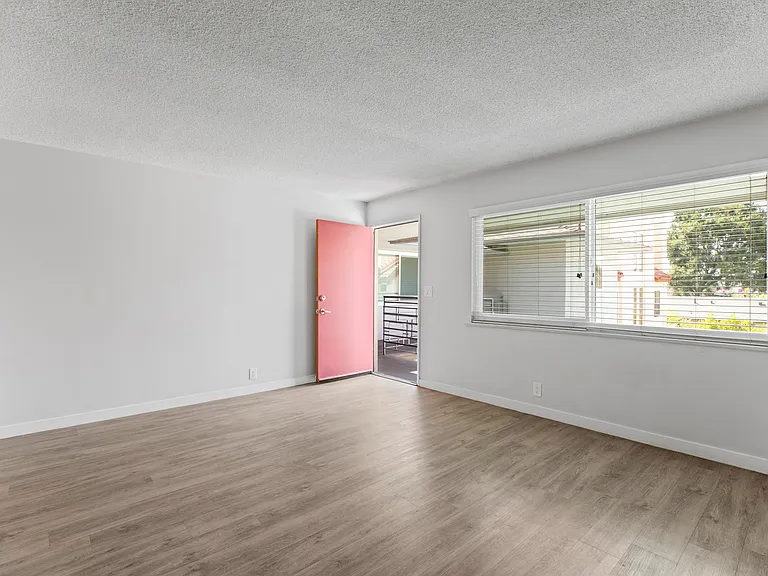 Huntington Villas — Photo 25