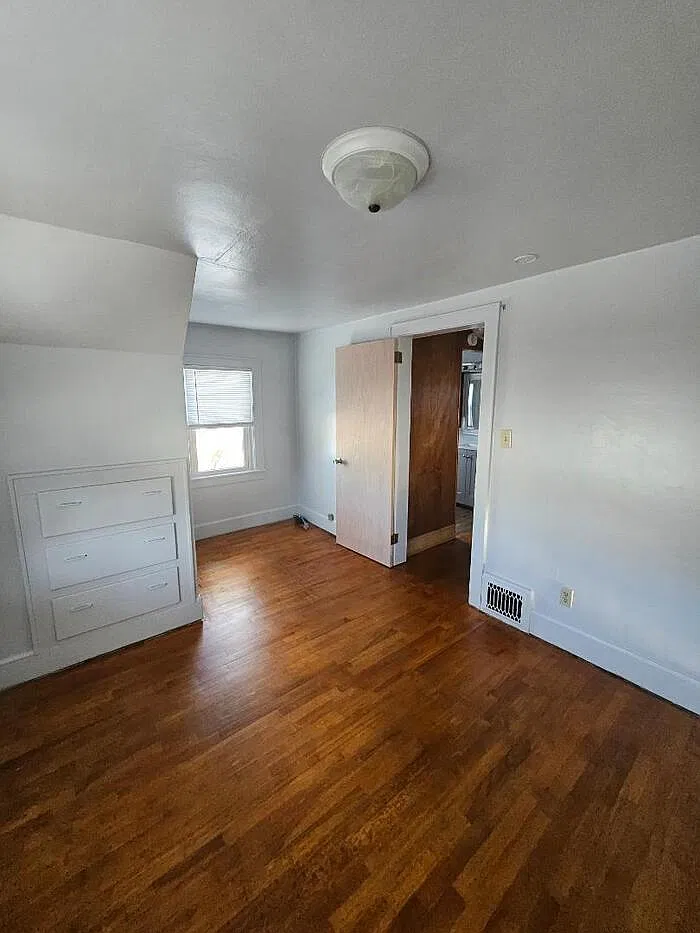 3 bed, 1.0 bath, 1162 sqft, $1,500 — Photo 4