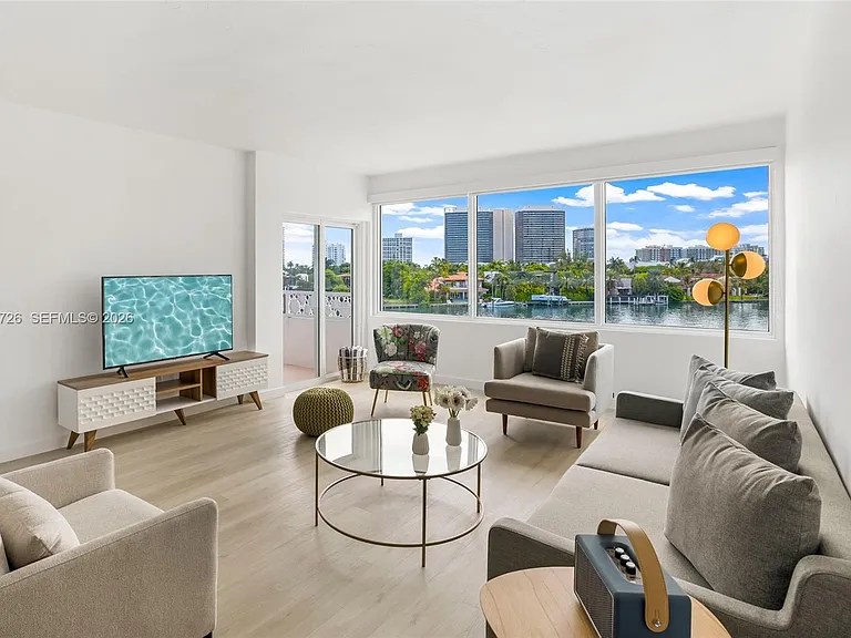 9881 E Bay Harbor Dr #205 — Photo 3