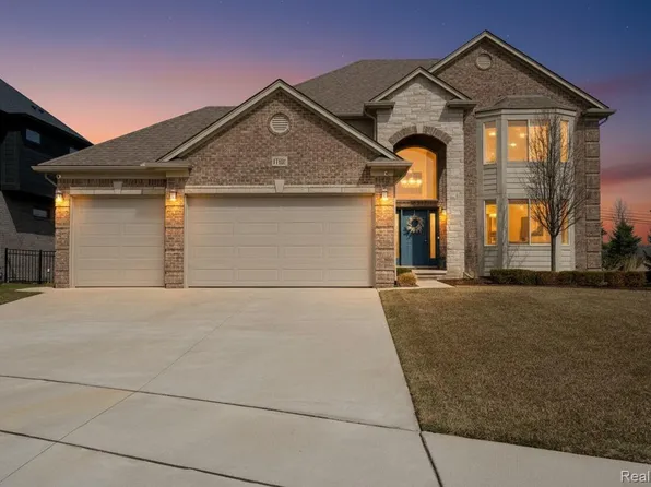 17121 Chianti Ct, Macomb, MI 48042