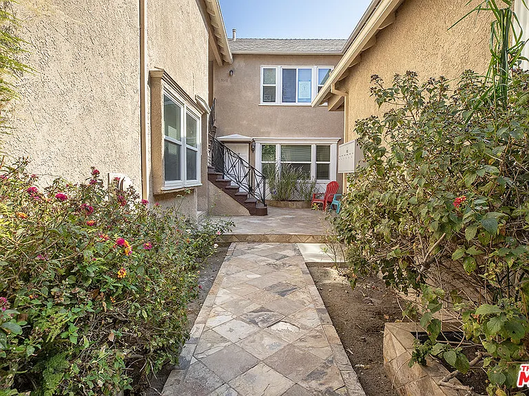 8517 Pickford St — Photo 4