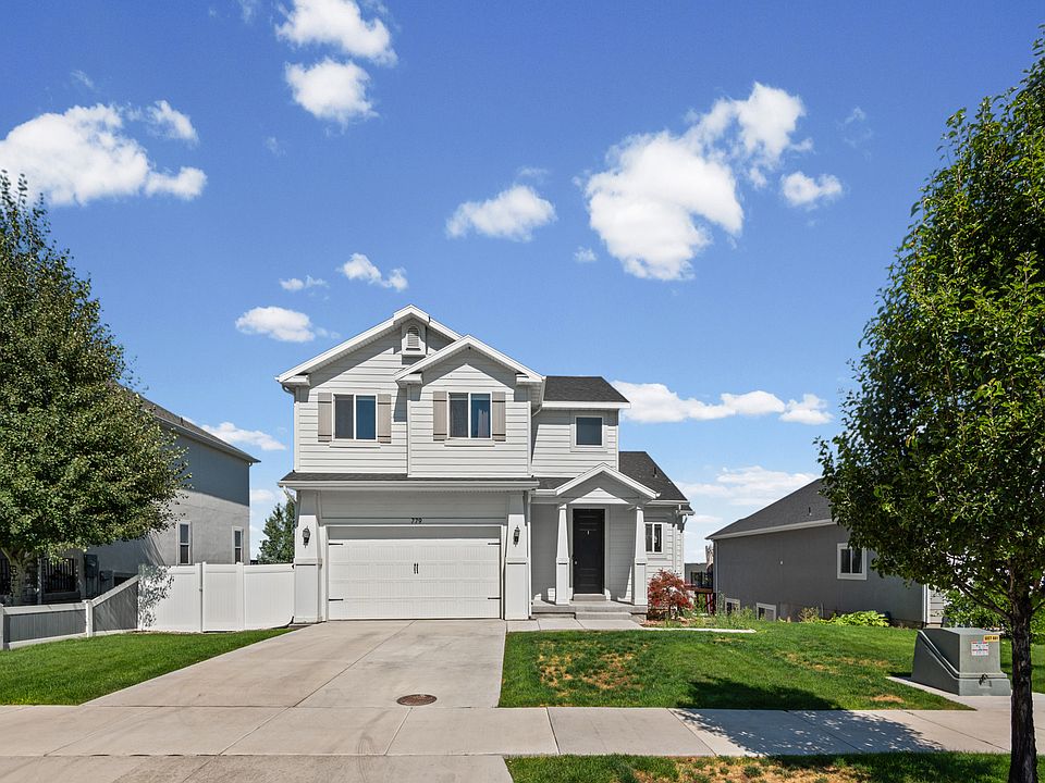 1st image of 779 N Stallion Dr