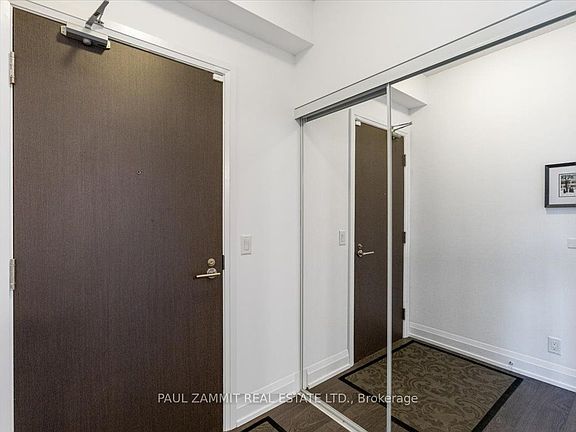 3rd image of 7890 Bathurst St #203