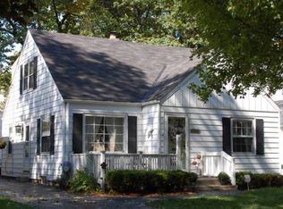 4305 N Woodburn St, Shorewood, WI 53211