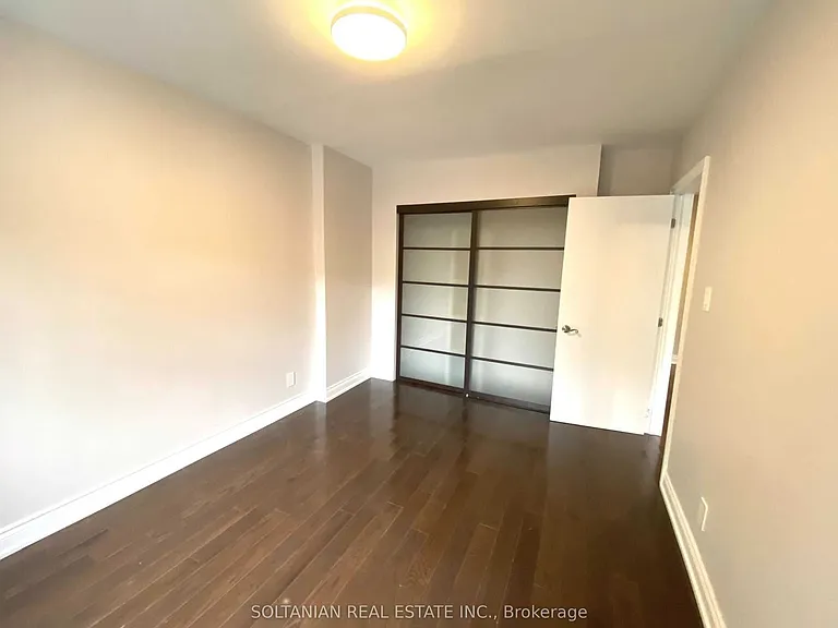 137 Colin Ave — Photo 23