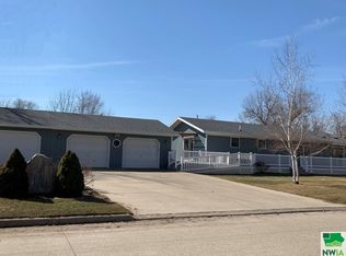 1420 Vine St, Dakota City, NE 68731