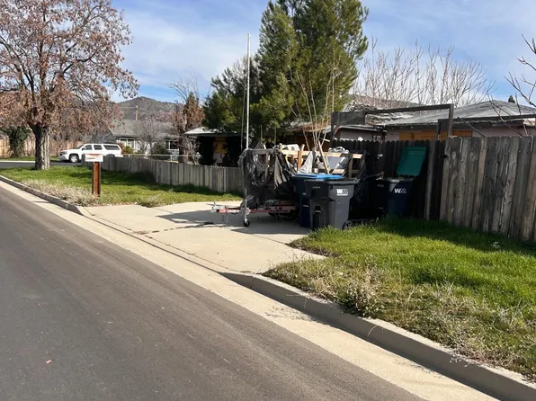 120 N Curry St, Tehachapi, CA 93561