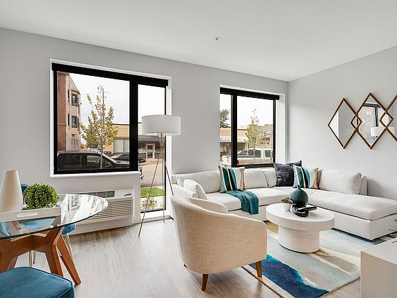4th image of 760 Raymond Ave #413