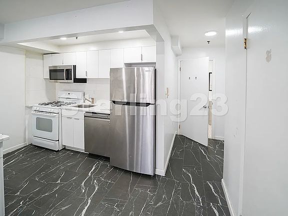 3rd image of 34-48 10th St #1D