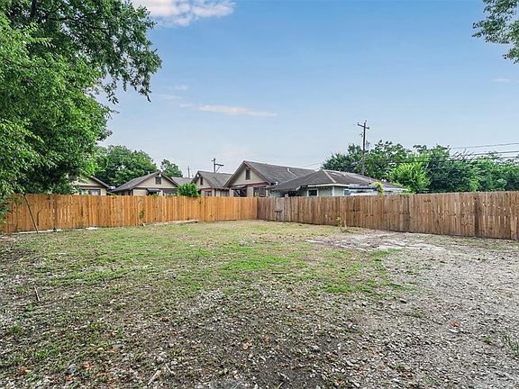 5th image of 3349 Anita St #A