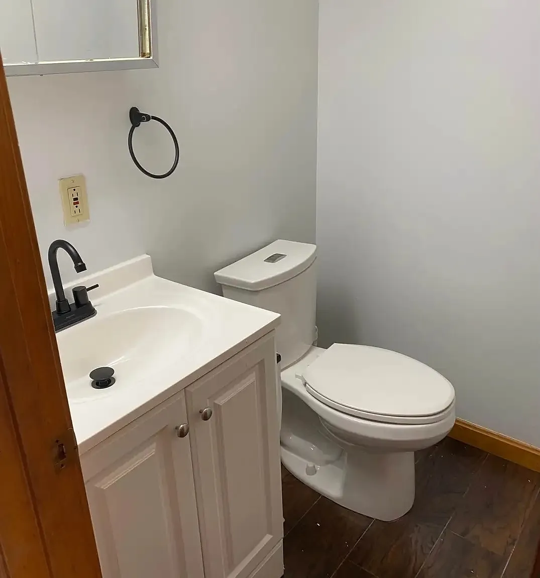 2 bed, 1.5 bath, 1000 sqft, $2,300 — Photo 2
